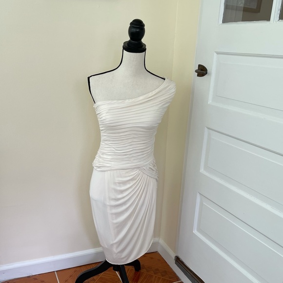 BCBG white dress size M - Picture 4 of 4